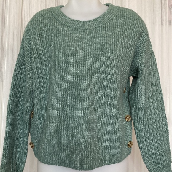 Yes Lola crew neckline ribbed knit sweater, buttons details, boxy! Size Small - Picture 6 of 17